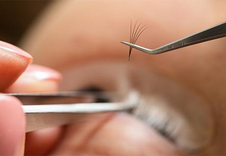 Close-up of an eye with short eyelashes